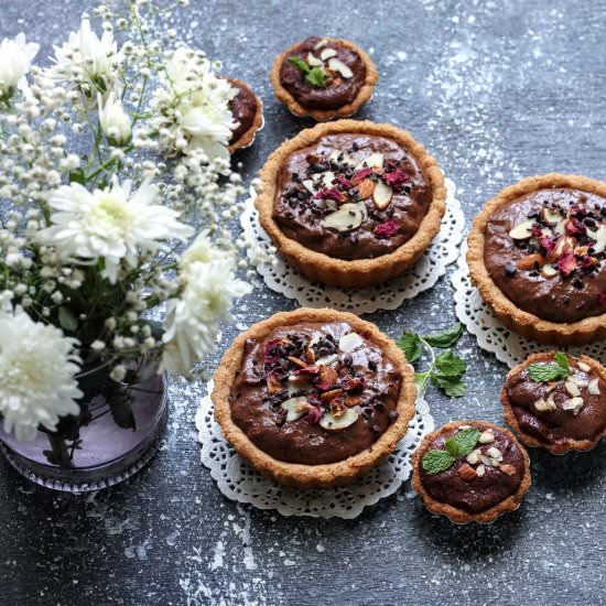 chocolate chia mousse tartlets