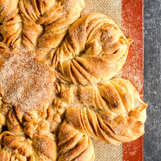 Cinnamon Sugar Star Bread