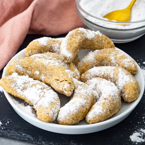 German Vanilla Crescent Cookies