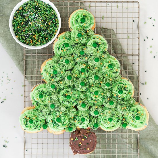 Holiday Cupcake Cake