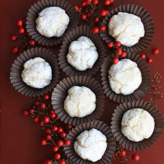 Easy, soft almond cookies