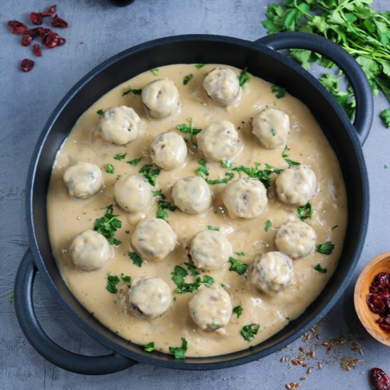 Festive Vegan Meatballs