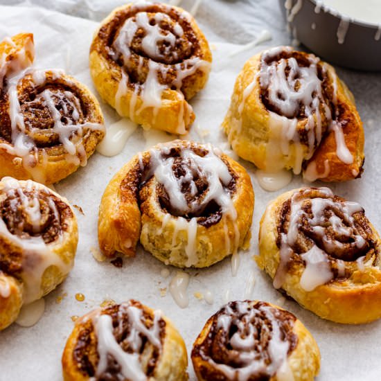 quick air fryer cinnamon rolls