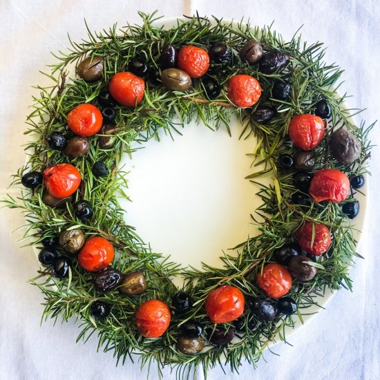 Tomatoes and olives Christmas wreat