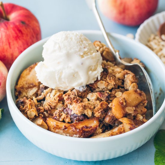 Easy Vegan Apple Crumble/Crisp