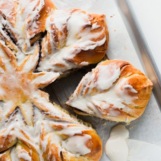 Cinnamon Roll Snowflake Bread