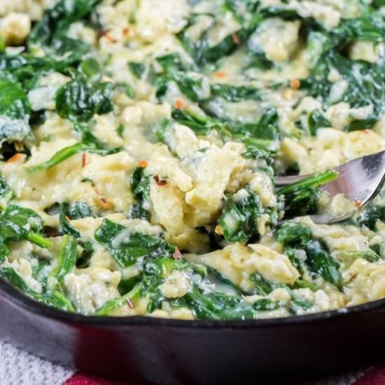 Cheesy Scrambled Eggs with Spinach