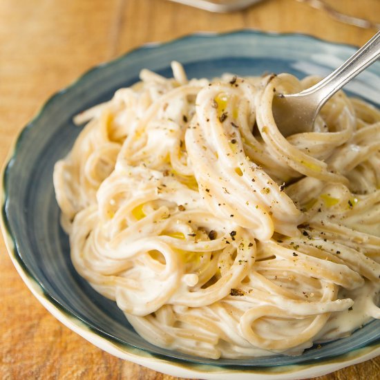 10-Minute cream cheese pasta