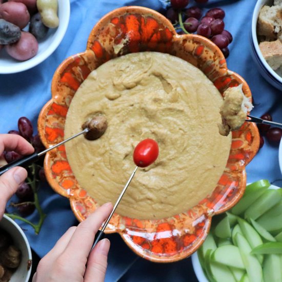 Vegan Fondue with Caramelized Onion