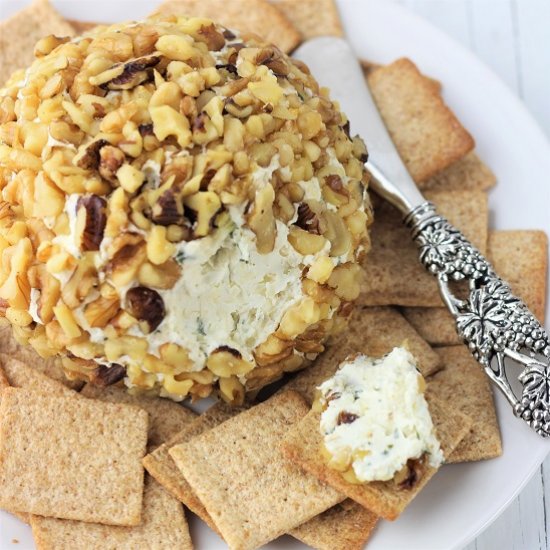 Cheddar and Onion Cheese Ball