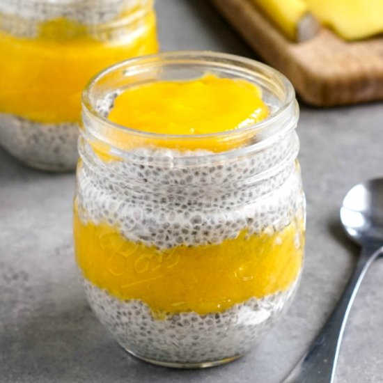 Mango chia pudding