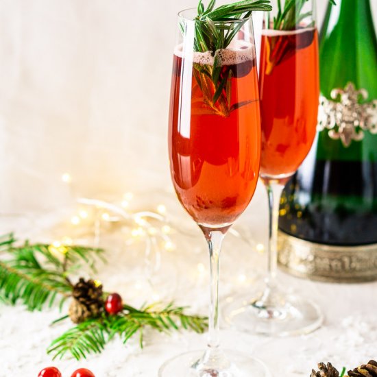 Cranberry-Spice Christmas Mimosa