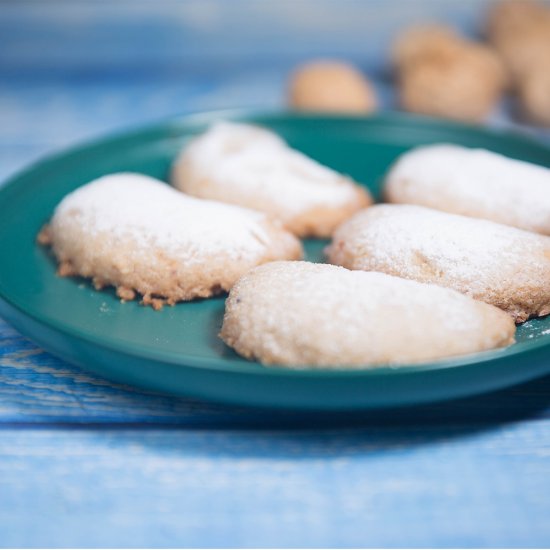 WALNUT CRESCENT COOKIES