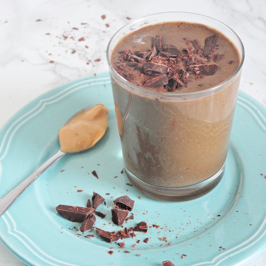 Hot nut-chocolate smoothie