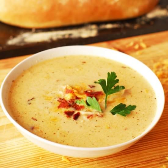 CHICKEN AND CORN CHOWDER