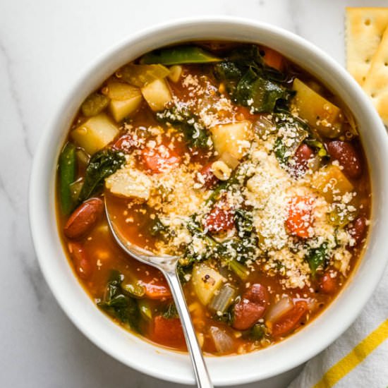 Hearty Vegetable Minestrone Soup