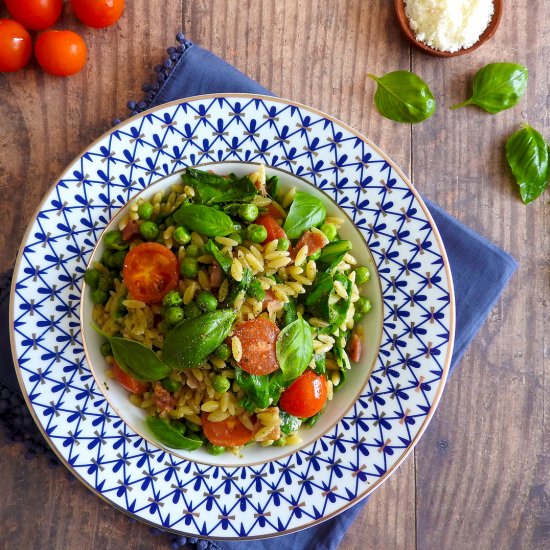 Bacon & Spinach Orzo With Pesto