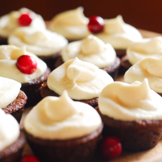 GINGERBREAD CUPCAKES WITH EGGNOG