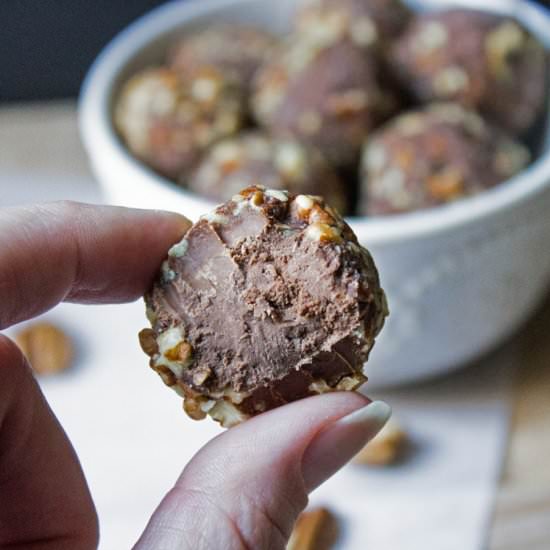 Vegan Pecan Chocolate Truffles