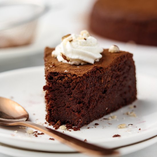 vegan flourless chocolate rum cake