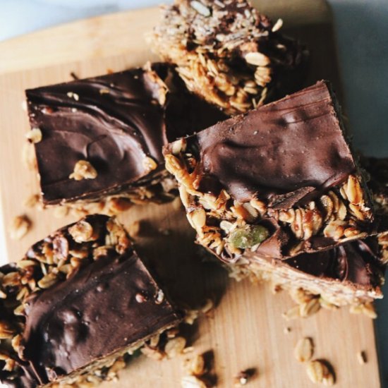 Chocolate Peanut Butter Granola Bar