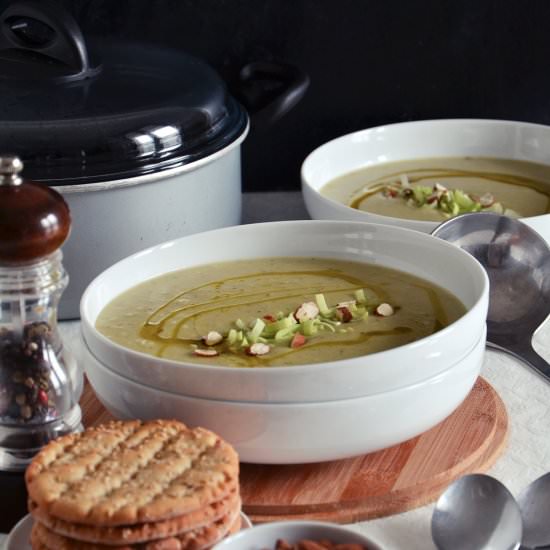 Leek, potatoes and rosmary soup