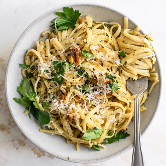 Walnut Parsley Linguine