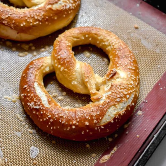 Easy Homemade Soft Pretzels