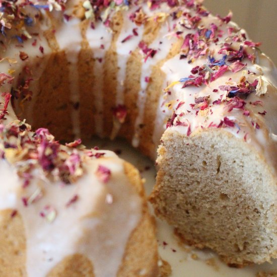 Vegan Rooibos-Cake with Flowers