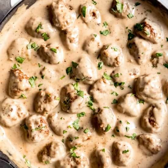 THE BEST HOMEMADE SWEDISH MEATBALLS