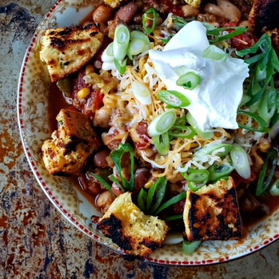 Chili & Cornbread Croutons