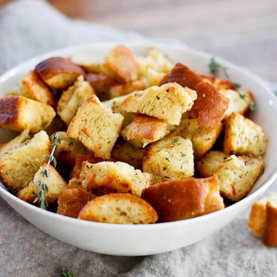 Easy Homemade Garlic Parmesan Crout