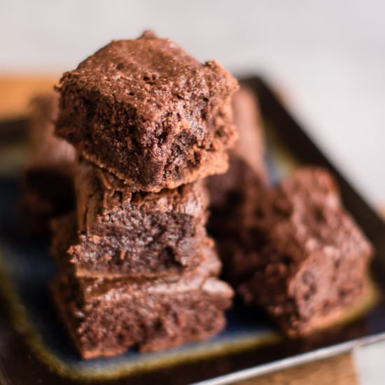 EASY PROTEIN FUDGE BROWNIES