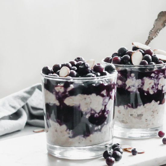 Blueberry cardamom oats