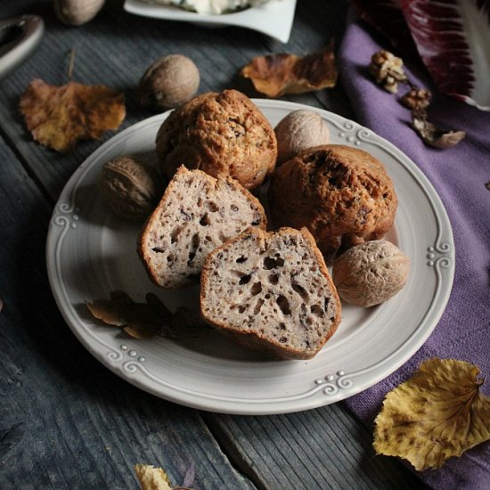 Muffin with gorgonzola