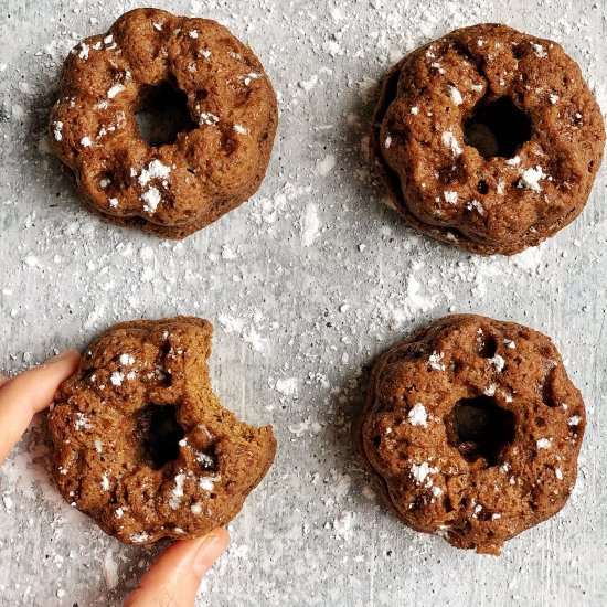 Mini Vegan Gingerbread Cakes