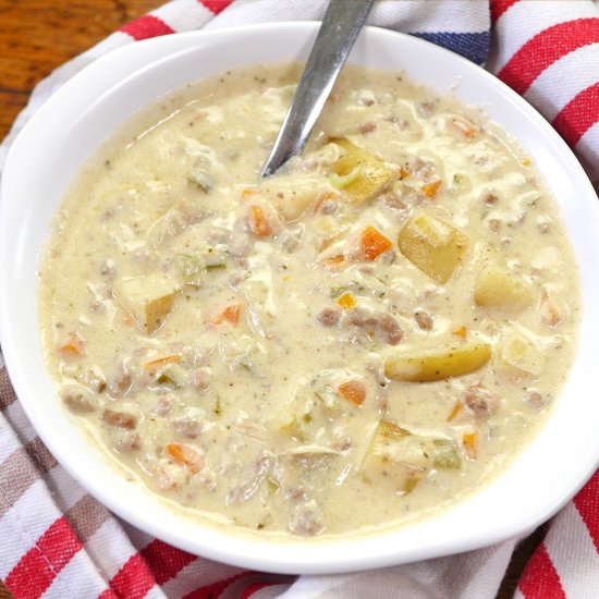 Slow Cooker Cheeseburger Soup