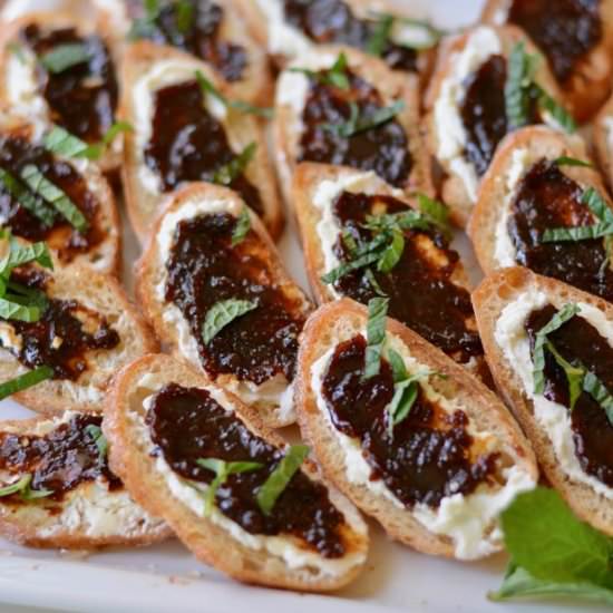 Fig Honey Goat Cheese Crostini