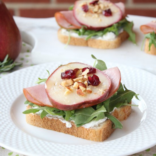 Pear Ham Arugula Sandwiches