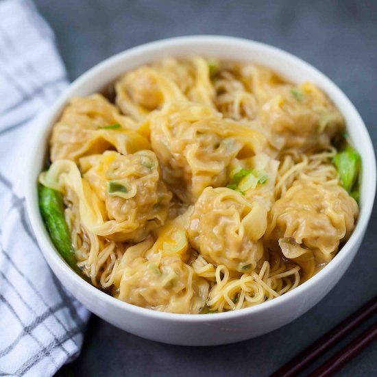 Wonton noodles soup