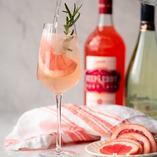 Grapefruit White Wine Spritzer