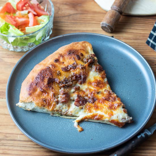 Bacon Cheeseburger Pizza