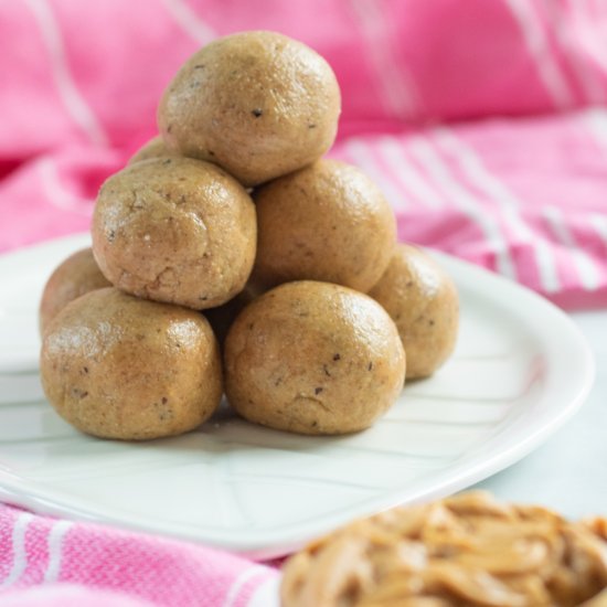 Peanut Butter Protein Balls