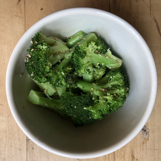 SIMPLE BROCCOLI WITH SESAME OIL