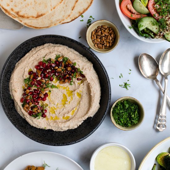 Roasted cauliflower bean hummus