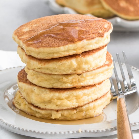 EASY FLUFFY KETO PANCAKES