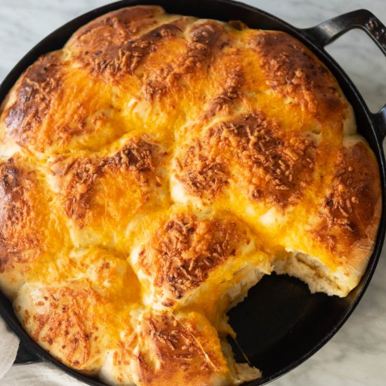 Cheesy pull apart rolls