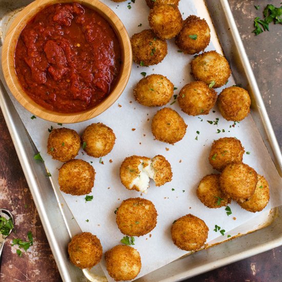 Fried ricotta with spicy marinara