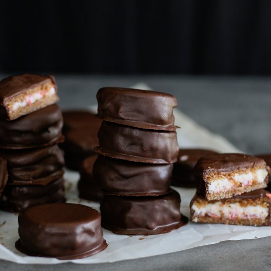 Raw chocolate cookies