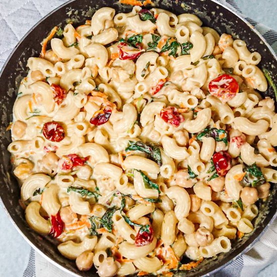 Creamy pasta with spinach